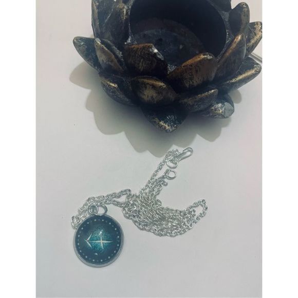 Sagittarius GLOW IN THE DARK ZODIAC STAR SIGN HOROSCOPE NECKLACE - Picture 4 of 14
